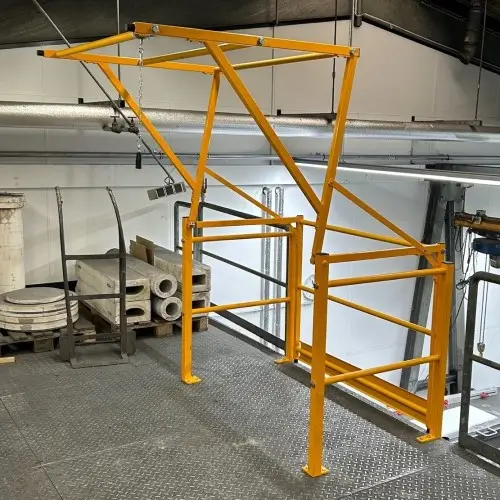 Kantelhek KH1020 op entresolvloer magazijn